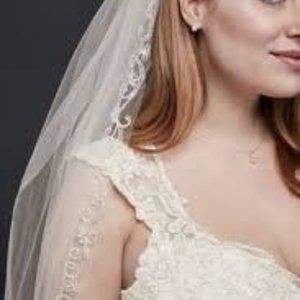 One Tier Mid Bridal Veil with Floral Embroidery